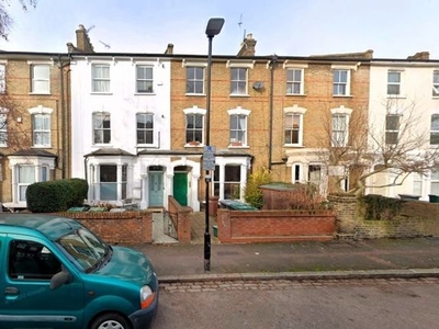 Town house to rent in Lorne Road, London N4