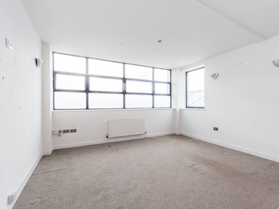 Flat in Forest Gate, Upton Park, E7
