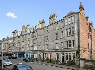 1 bed top floor flat for sale in Bruntsfield