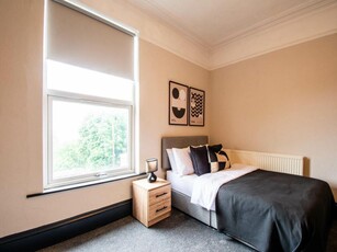 1 bedroom house share for rent in Cemetery road (Room 2), Beeston, Leeds, LS11