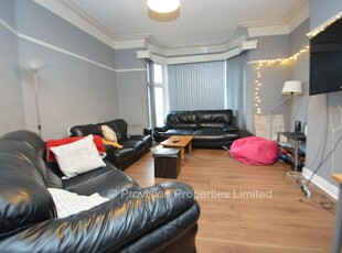 10 bedroom terraced house for rent in Kirkstall Lane, Headingley, Leeds, LS6