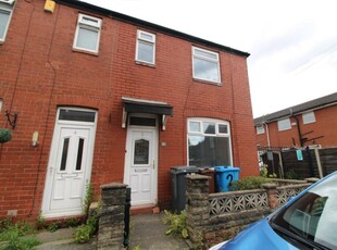 2 bedroom end of terrace house for rent in Grimshaw Street, Failsworth, M35