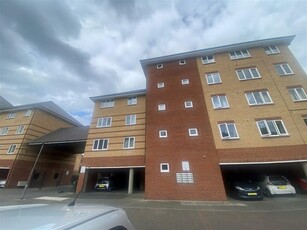2 bedroom flat for rent in St. Peters Street, Maidstone, ME16