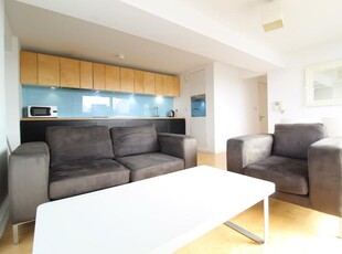 2 bedroom flat for rent in The Avenue, Leeds, West Yorkshire, UK, LS9