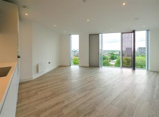 2 bedroom flat for rent in Three60, M15