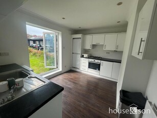 2 bedroom ground floor flat for rent in Woodend Road, Winton, BH9