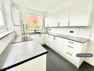 2 bedroom semi-detached house for rent in Ellesmere Street, Swinton, Manchester, M27