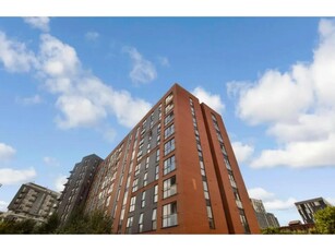 3 bedroom flat for rent in Riley Building, Derwent Street, Salford, Greater Manchester. M5