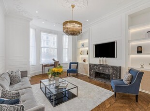 3 bedroom luxury Apartment for sale in London, England