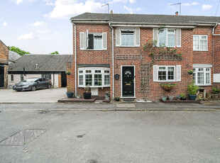 3 bedroom property for sale in Oxford Street, Hungerford, RG17