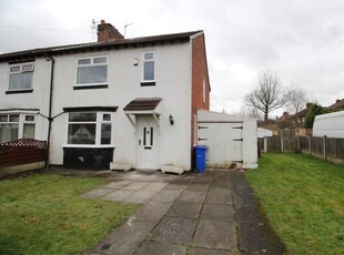 3 bedroom semi-detached house for rent in Northbrook Avenue, Crumpsall, Manchester, M8
