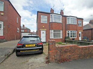 3 bedroom semi-detached house for rent in Raynville Mount, Bramley, Leeds, LS13