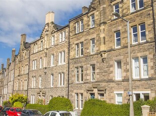 4 bed first floor flat for sale in Holyrood