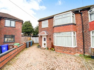 4 bedroom semi-detached house for rent in Selsey Drive, East Didsbury, Manchester, M20
