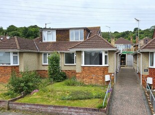 Bungalow to rent in Oakdene Gardens, Portslade, Brighton BN41