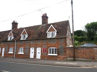 Cottage to rent in Marlborough Street, Andover SP10