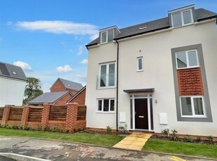 Detached house to rent in Palmer Way, Blythe Bridge, Stoke-On-Trent ST11