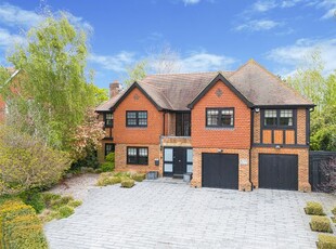 Detached house to rent in Treetops View, Loughton IG10