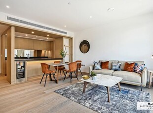 Flat to rent in 1 Viaduct Gardens, London SW11