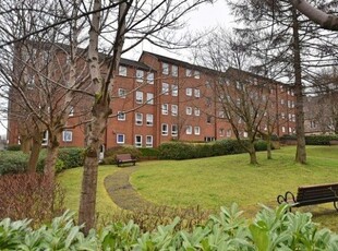 Flat to rent in 8 Linden Way, Glasgow G13