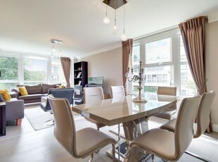 Flat to rent in Boydell Court, St John's Wood Park, St John's Wood, London NW8