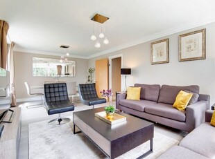 Flat to rent in Boydell Court, St Johns Wood Park, St Johns Wood NW8