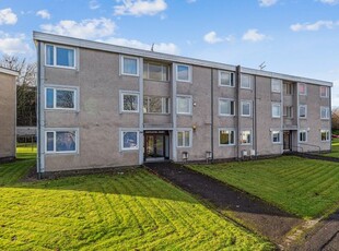 Flat to rent in Castleton Court, Newton Mearns, East Renfrewshire G77