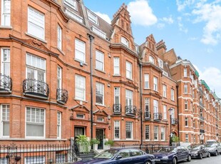 Flat to rent in Culford Gardens, Chelsea, Chelsea, London SW3