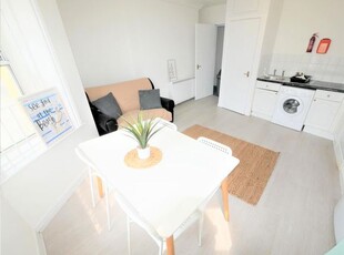 Flat to rent in Daimler House, 34-40 Poole Hill, Bournemouth BH2