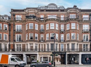 Flat to rent in Davies Street, London W1K