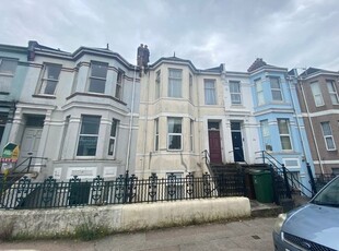 Flat to rent in Fellowes Place, Stoke, Plymouth PL1