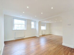 Flat to rent in Finchley Road, St Johns Wood NW8