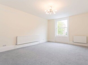 Flat to rent in Finchley Road, St. Johns Wood NW8