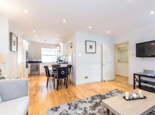 Flat to rent in Grosvenor Hill, Mayfair W1K