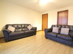 Flat to rent in Hardgate, First Floor AB11
