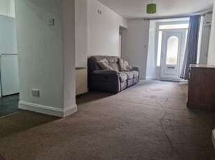 Flat to rent in Heavitree Road, Exeter EX1