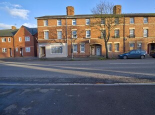 Flat to rent in High St, Top Floor Flat, Evesham WR11