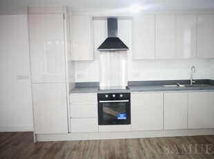 Flat to rent in Lombard Street, West Bromwich B70