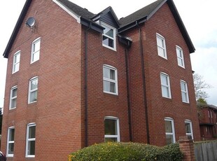 Flat to rent in London Road, Newbury, Berkshire RG14