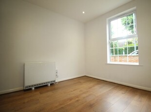 Flat to rent in Ludlow Road, Maidenhead SL6