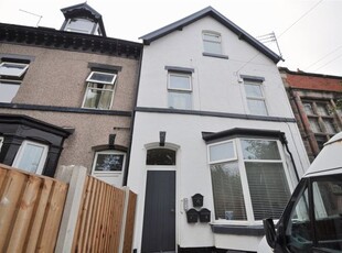 Flat to rent in Manor Road, Wallasey CH44