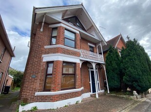 Flat to rent in Markham Road, Winton, Bournemouth BH9