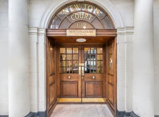 Flat to rent in Newton Court, 53-59 Kensington Church Street W8