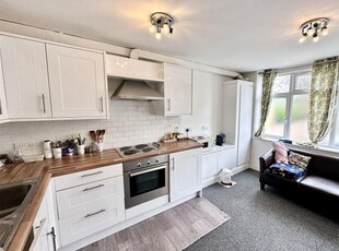 Flat to rent in North Way, Headington, Oxford OX3