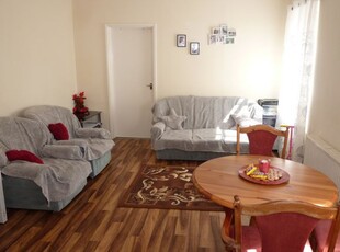 Flat to rent in Old Bedford Road, Luton LU2