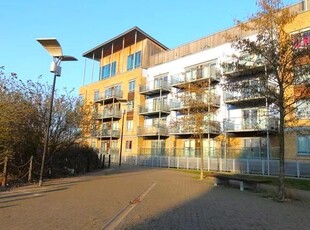 Flat to rent in Quayside Drive, Colchester CO2
