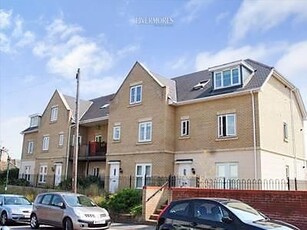 Flat to rent in Renton Court, Cochrane Drive, Dartford DA1