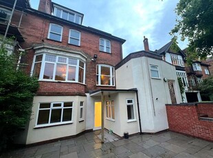 Flat to rent in Salisbury Road, Moseley, Birmingham B13