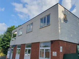 Flat to rent in Stoke Road, Slough, Berkshire SL2