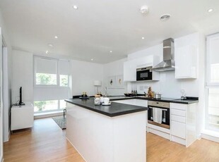 Flat to rent in Sydenham Road, Croydon CR0